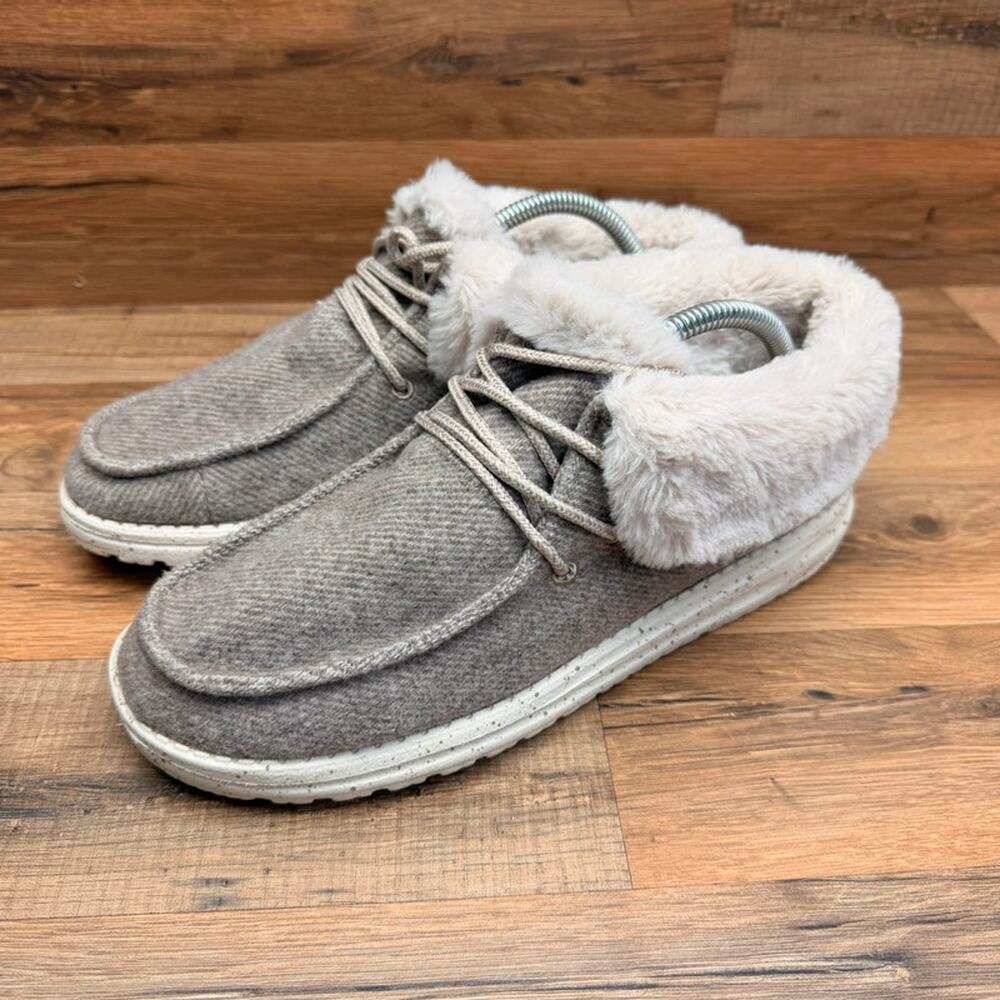Hey Dude women 10  Britt Charcoal Gray Faux Fur Tacked Foldover Booties